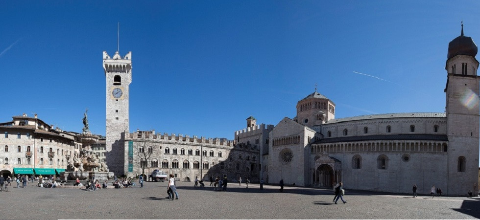 Piazza Duomo a Trento - foto Archivio Apt Trento, Monte Bondone, Valle dei Laghi (A